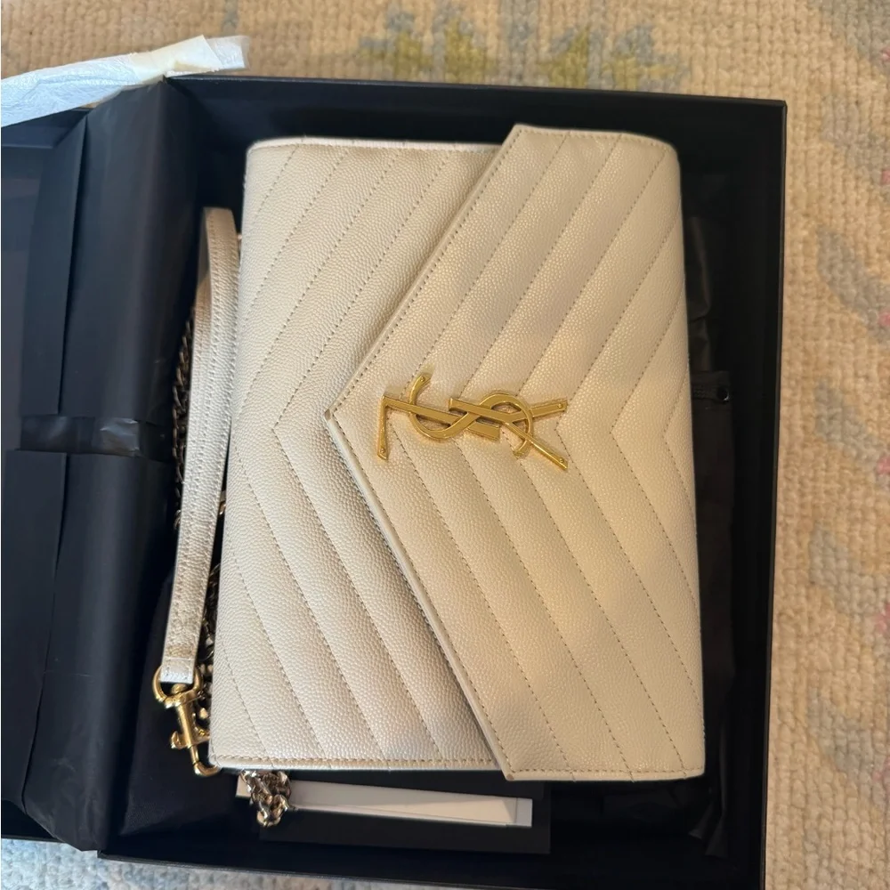YSL Grain De Poudre Matelasse Chevron Monogram Envelope Clutch Blanc - Picture 3 of 15